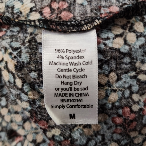 LuLaRoe Black Floral Leaves Oversized Top Women's Medium M High Low Irma EUC - Picture 6 of 6